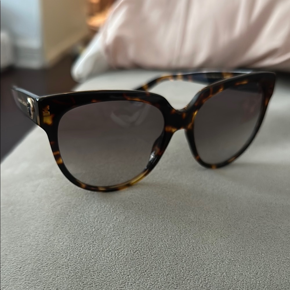 Marc Jacobs Brown Tortoiseshell Sunglasses Classic Design
